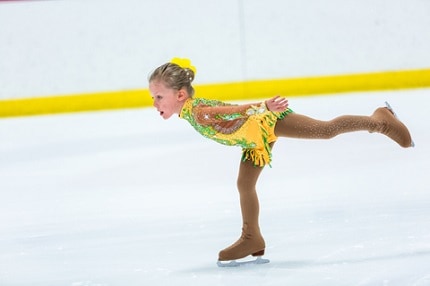 kids ice skating