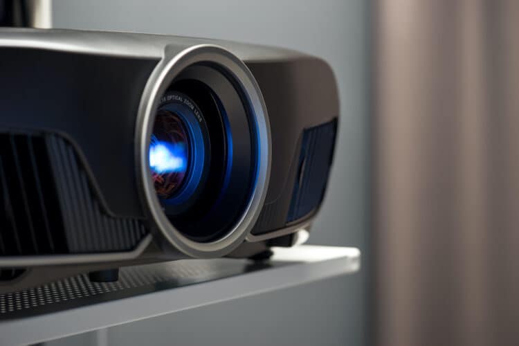 best short throw projector for golf simulator