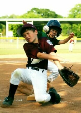 How do you choose a youth baseball glove