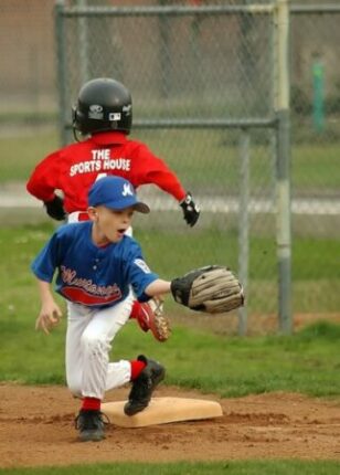 How many gloves do baseball players have