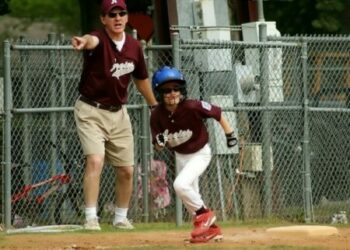 How to fit a baseball glove for a child