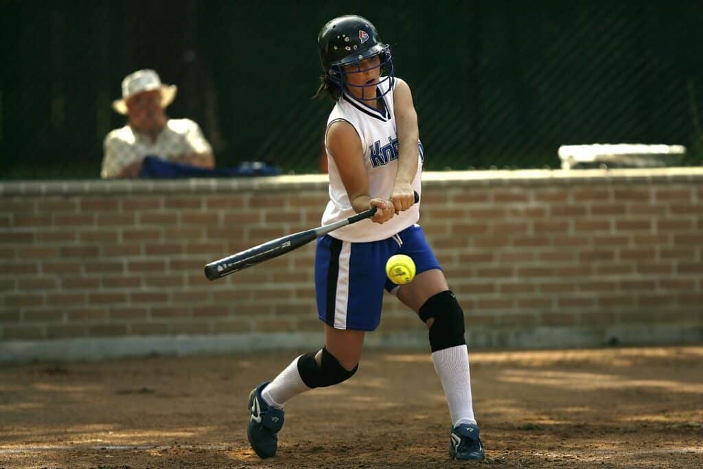 Can girls play in little league baseball