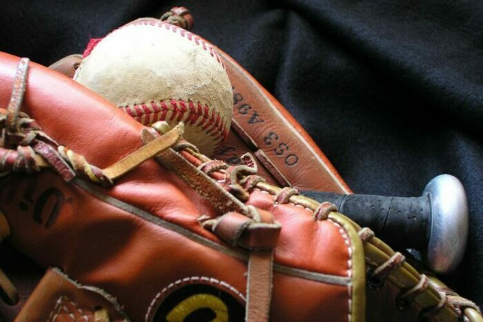How Long Do Baseball Gloves Last