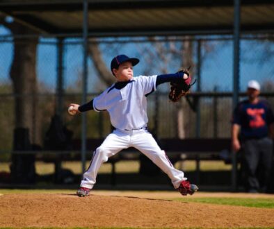 How to Choose a Baseball Glove for Little League