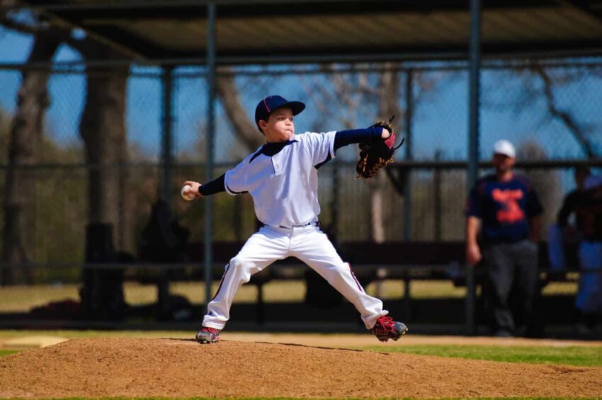 How to Choose a Baseball Glove for Little League