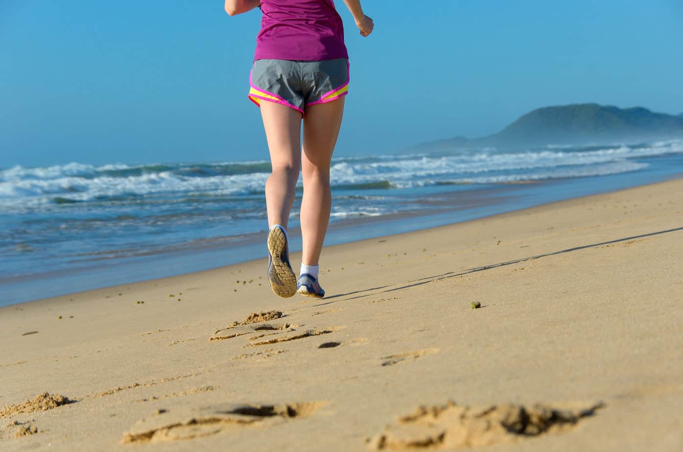 Is It Better to Be Barefoot or Wear Shoes While Running