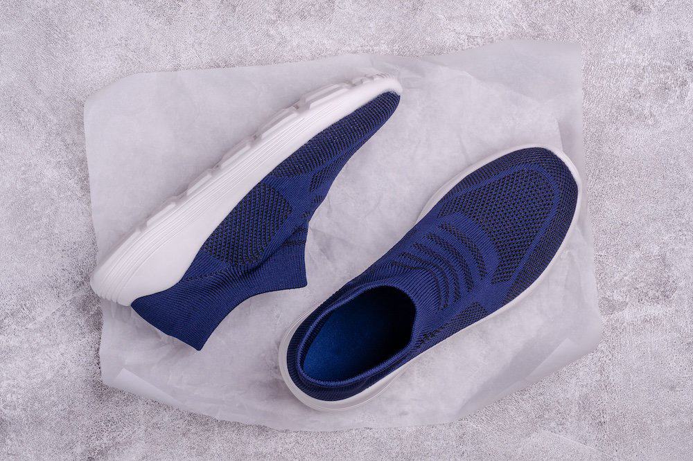 best laceless running shoes