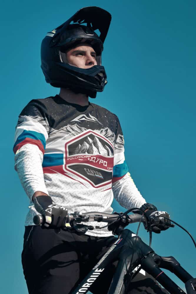 Why you should wear a full-face helmet